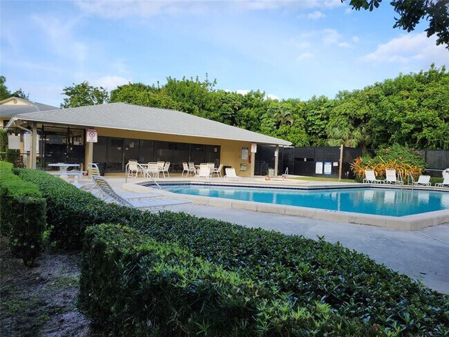 Foto del edificio - 545 Trace Cir