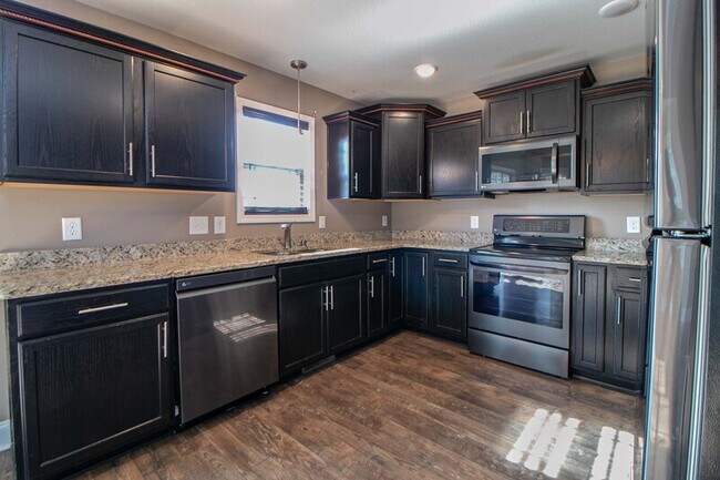 Foto del edificio - 144 Sycamore Hill Dr