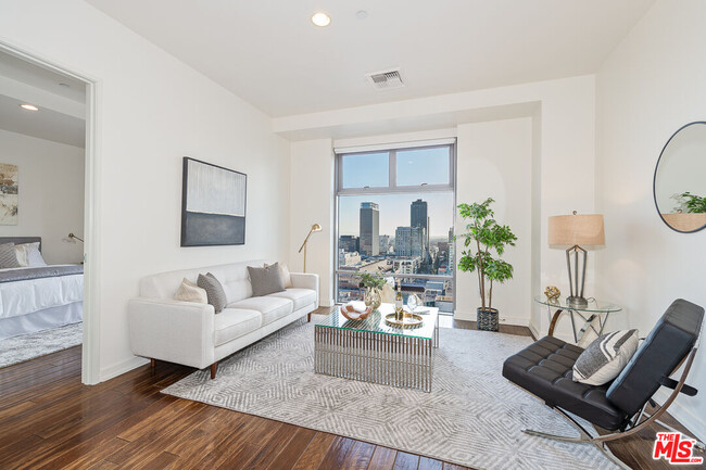 Foto del edificio - 801S S Grand Ave
