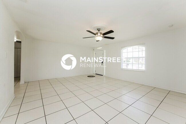 Foto del edificio - 3 Bedroom Pet-Friendly Home in LEHIGH ACRES, FL with Main Street Renewal
