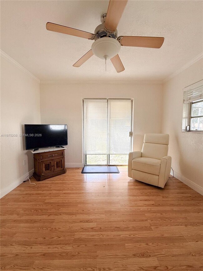 Foto del edificio - 1619 N 29th Ct