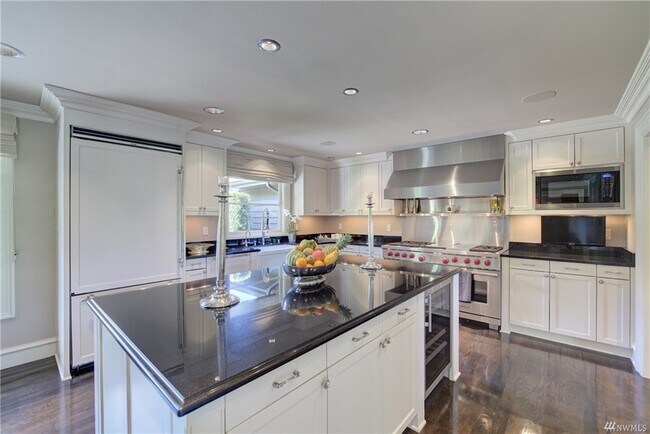 Foto del edificio - 914 88th Ave NE
