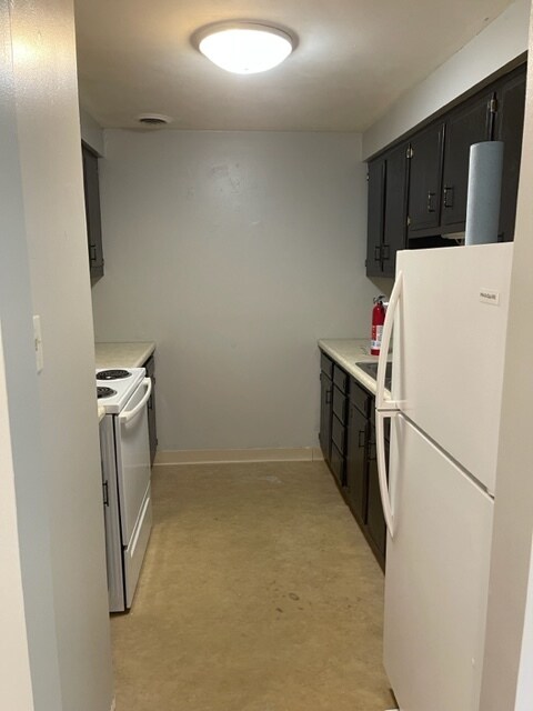 Building Photo - 1502 Radford Rd