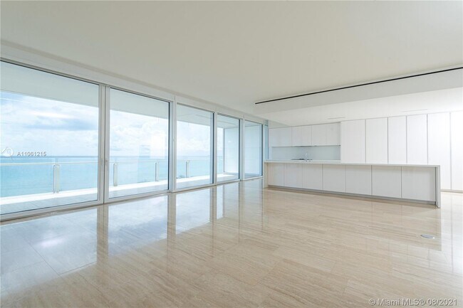 Foto del edificio - 9111 Collins Ave