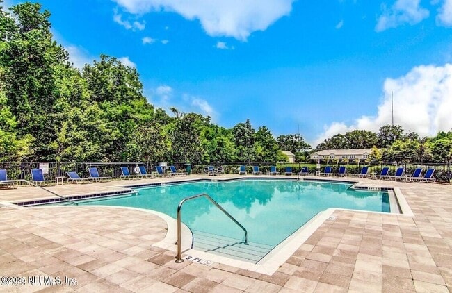 Foto del edificio - 13490 Essence Ct