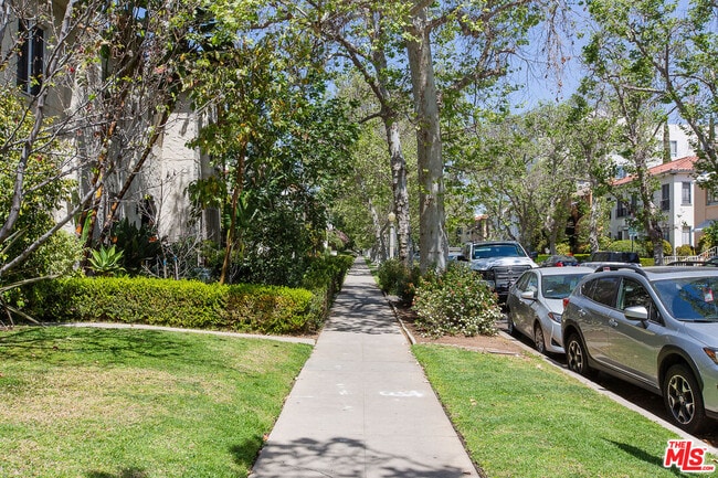 Foto del edificio - 181 S Sycamore Ave