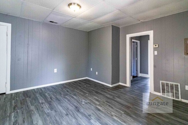 Building Photo - 3011 Garrison Blvd