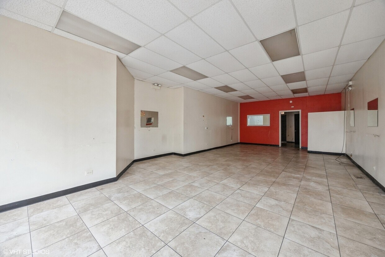 Building Photo - 518 S Laramie Ave