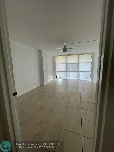 Building Photo - 800 Parkview Dr
