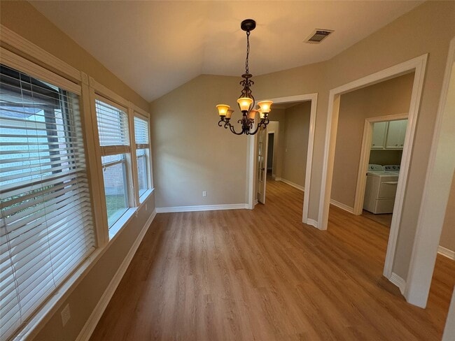Building Photo - 3618 Country Club Blvd