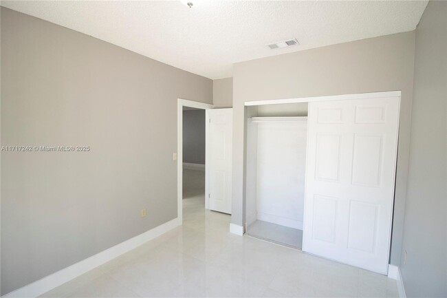 Foto del edificio - 2855 SW 37th Ct