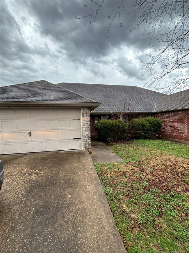 Building Photo - 3107 SW Amberwood Ave