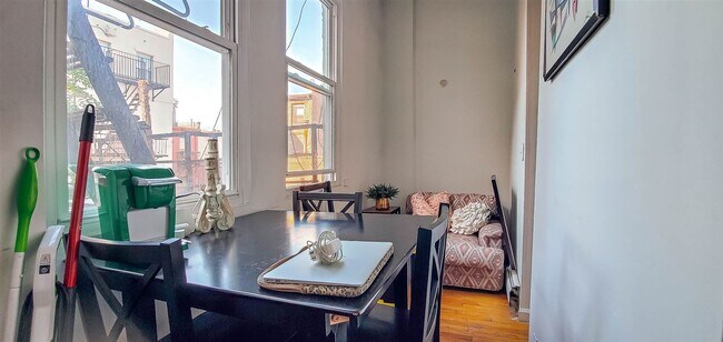 Foto del edificio - 416 Washington St