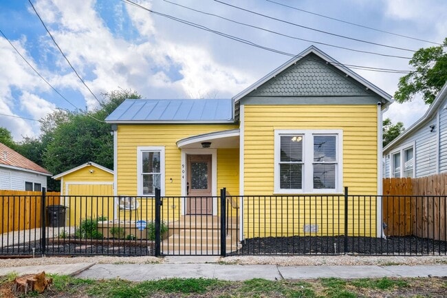 Beautifully Remodeled Dignowity Hills Home | Minutes to The Pearl, Downtown & Parks! - Beautifully Remodeled Dignowity Hills Home | Minutes to The Pearl, Downtown & Parks!
