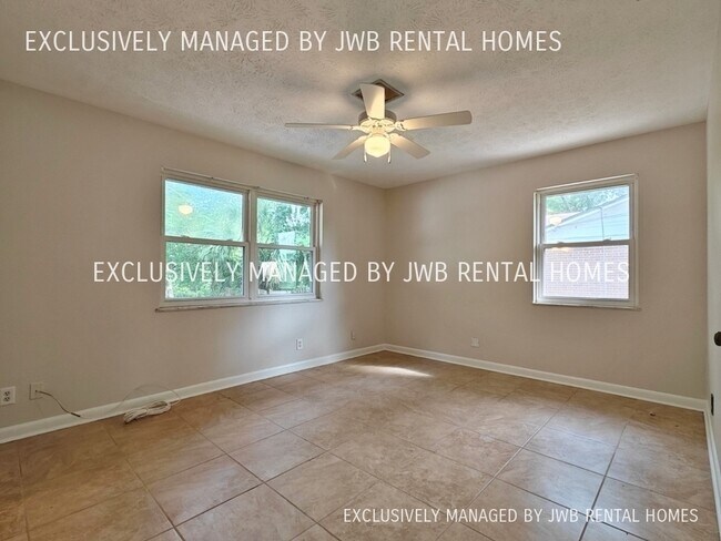 Building Photo - 3156 Green Arbor Pl