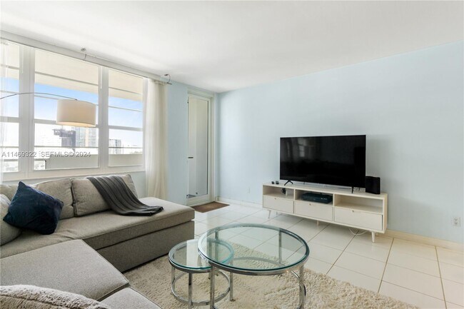 Foto del edificio - 100 Lincoln Rd