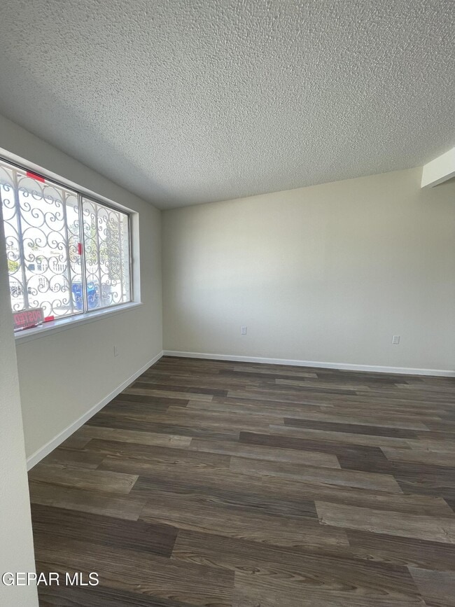 Building Photo - 312 Graphite Dr