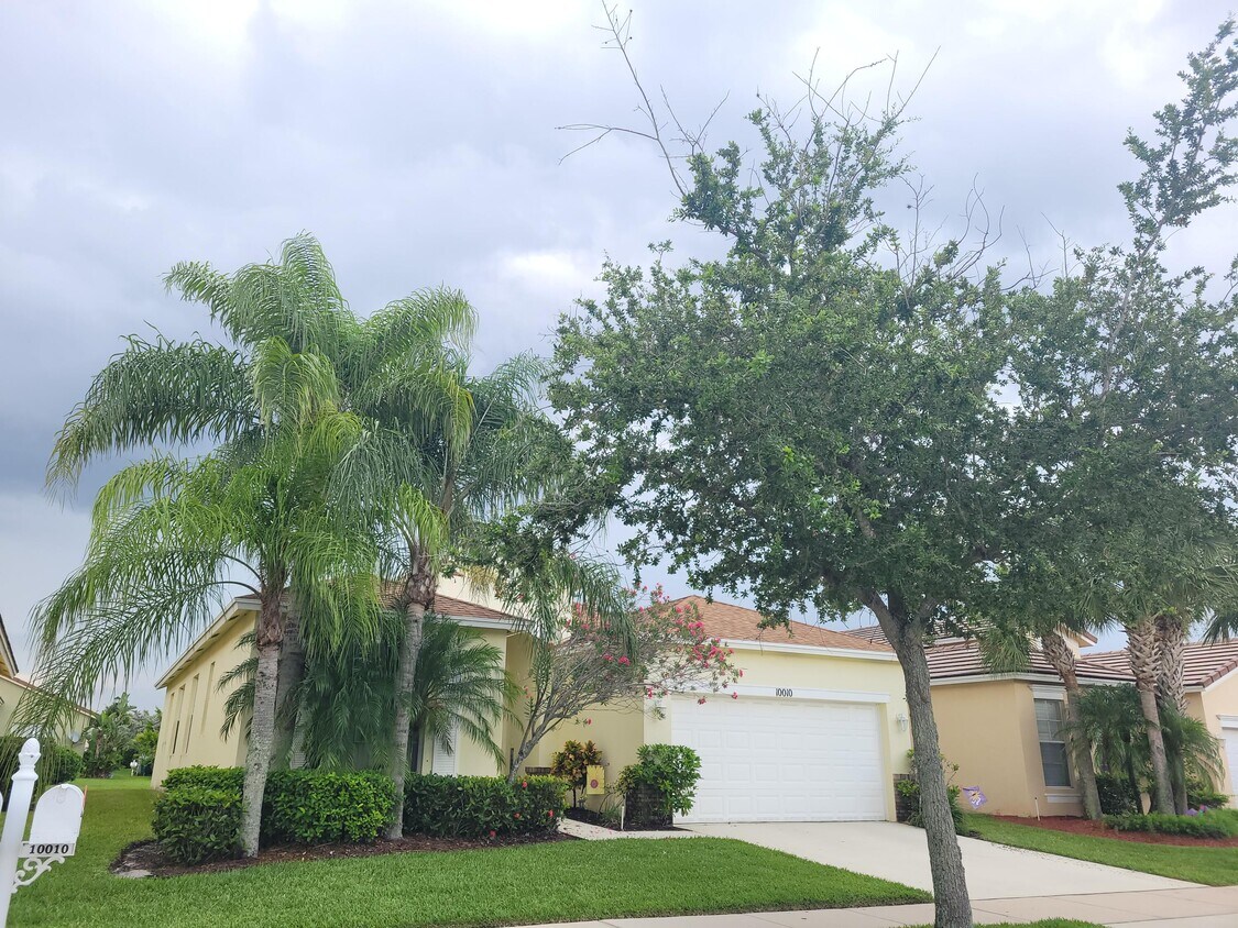 Foto del edificio - 10010 SW Stonegate Dr