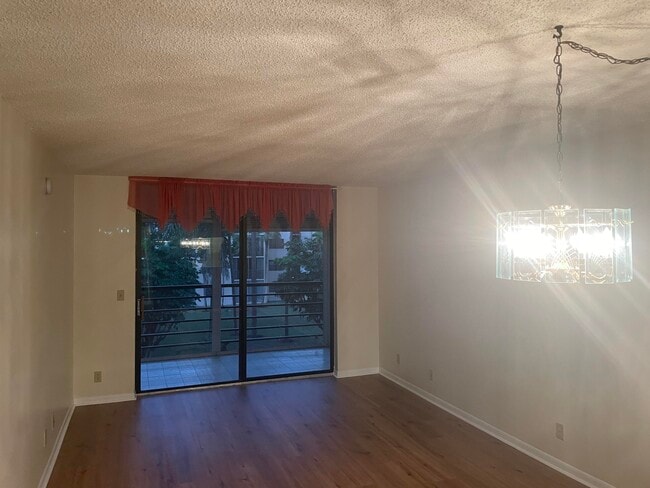 Building Photo - 4760 Lucerne Lakes Blvd