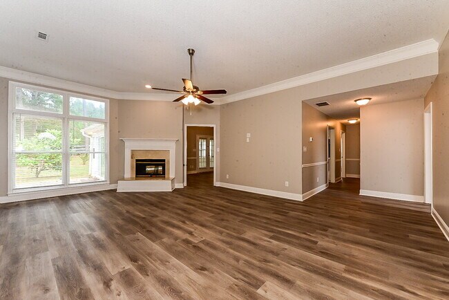 Building Photo - 236 Acadian Way
