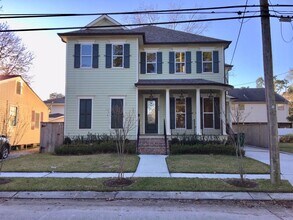 Building Photo - 220 Labarre Dr