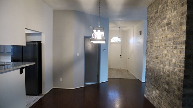 Foto del edificio - 2515 Edgedale Dr
