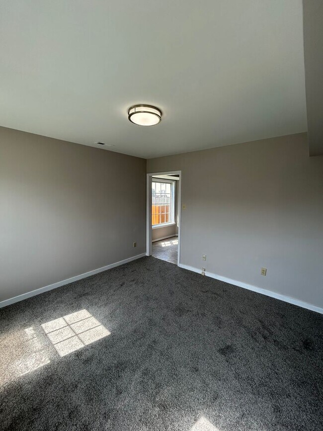 Foto del edificio - $2545- SPACIOUS 4 BEDROOM 2.5 BATH HOME IN GLEN ALLEN