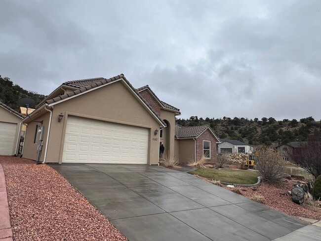 Building Photo - MONTH TO MONTH LEASE ONLY. Beautiful Custo...