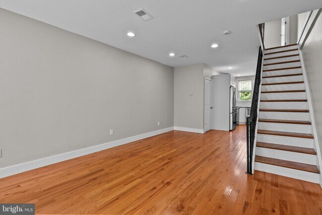 Building Photo - 2142 N Percy St