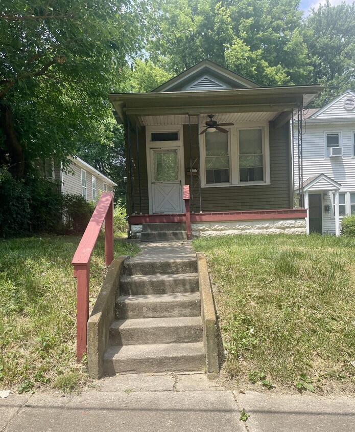 Primary Photo - 1452 S Hancock St
