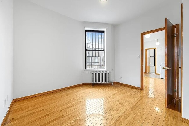 Building Photo - 63 E 7th St