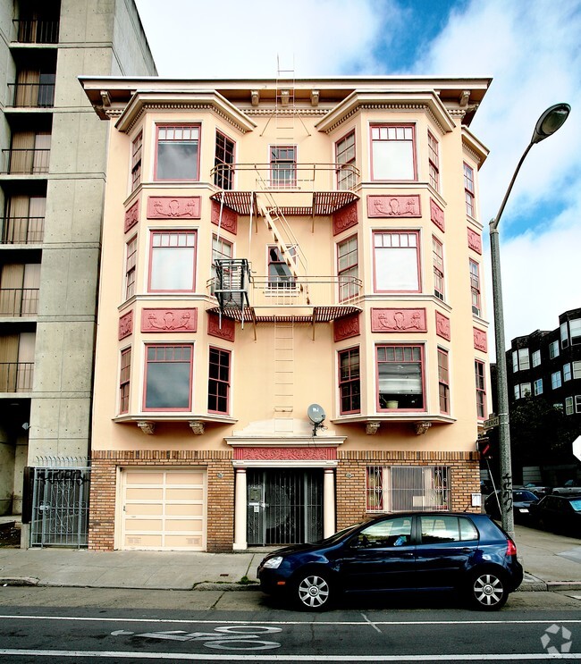 Building Photo - 2100 Post St