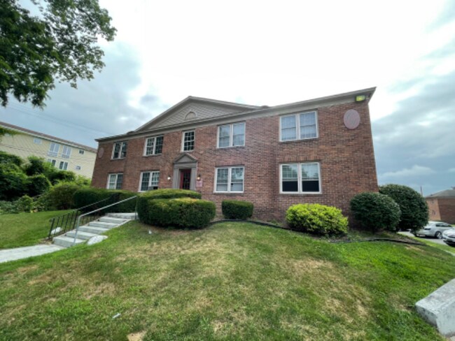 Building Photo - 108 Northampton Rd