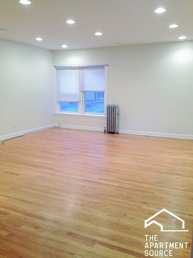 Foto del edificio - 3922 N Pine Grove Ave