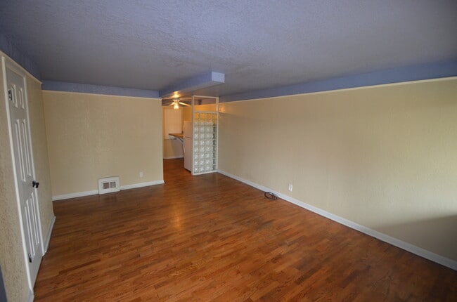 Building Photo - 2717-2723 Sheridan Blvd