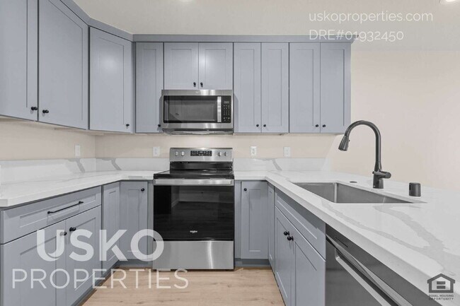 Building Photo - "Charming 2-Bedroom 1-Bath in Fair Oaks!"