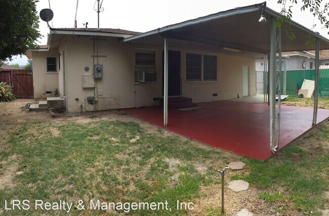 Foto del edificio - 2 br, 1 bath House - 18757 Wyandotte Street
