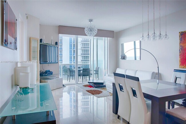 Building Photo - 15901 Collins Ave