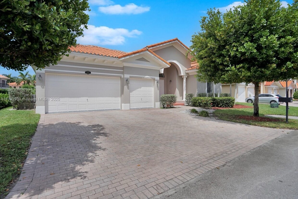 Primary Photo - 7871 SW 195th Ter