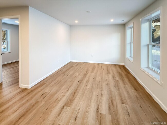 Foto del edificio - 4332 Albany Post Rd