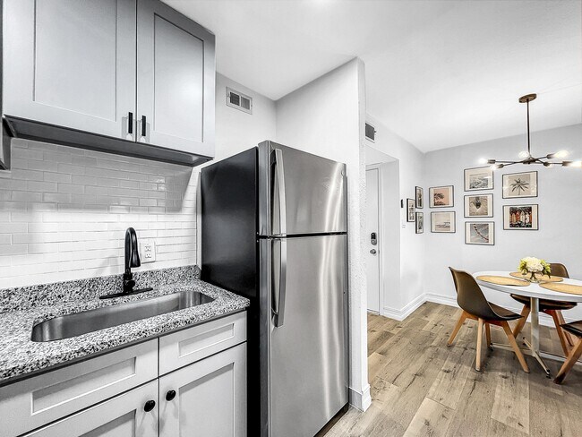 Foto del edificio - 209 S McMullen Booth Rd