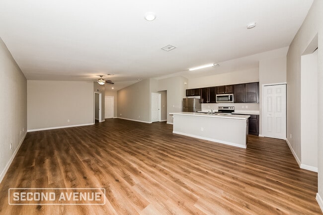 Foto del edificio - 8206 Latour Ave