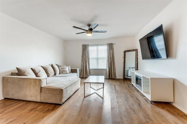 Building Photo - 8087 Meadow Road Unit 229