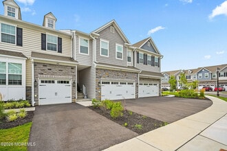 Building Photo - 4039 Heron Dr