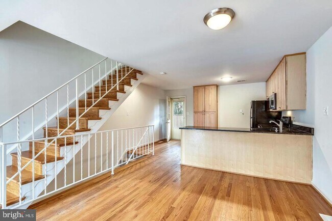 Foto del edificio - 844 N Frederick St