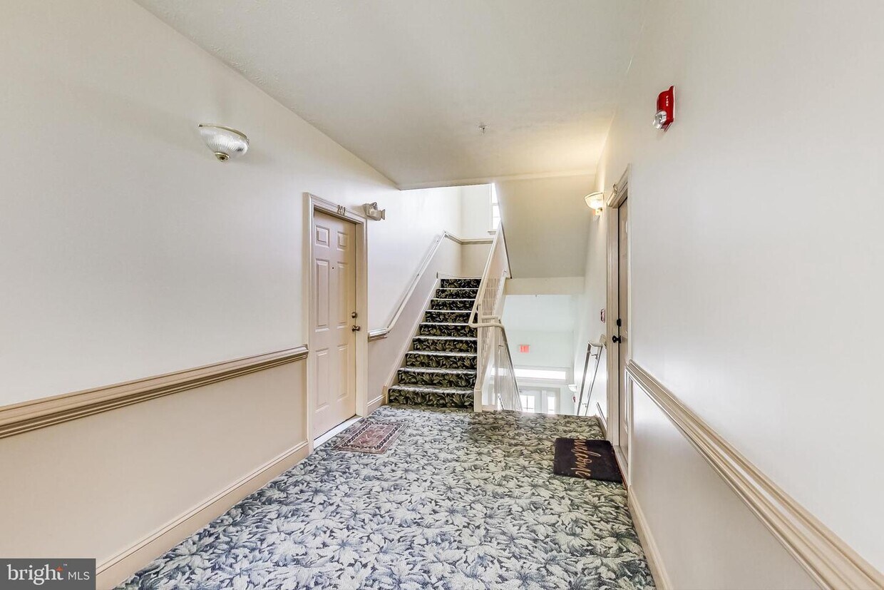 8911 Town Center Cir Unit 4202, Upper Marlboro, MD 20774 Room for