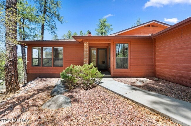 Building Photo - 1480 Cougar Trail