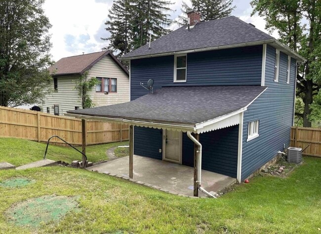 Building Photo - 1605 Speedway Ave