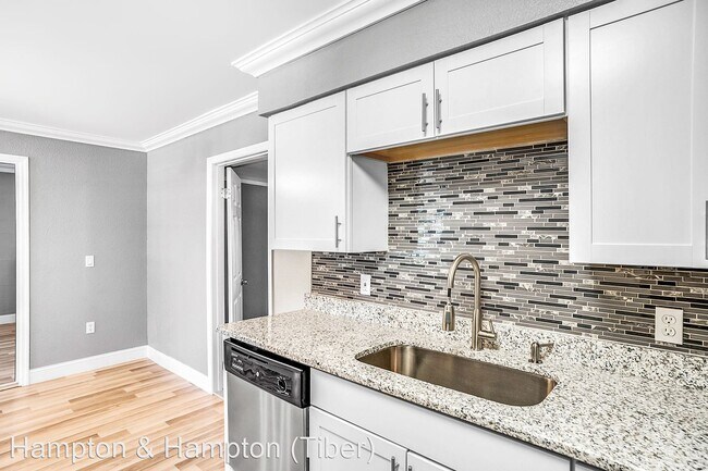 Building Photo - 4 br, 2 bath House - 606 HOLT CIR
