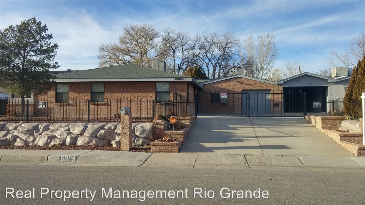Primary Photo - 5009 Bluewater Rd NW